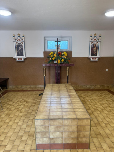 Nowe ramy i obrazy do domu przedpogrzebowego i na chór boczny